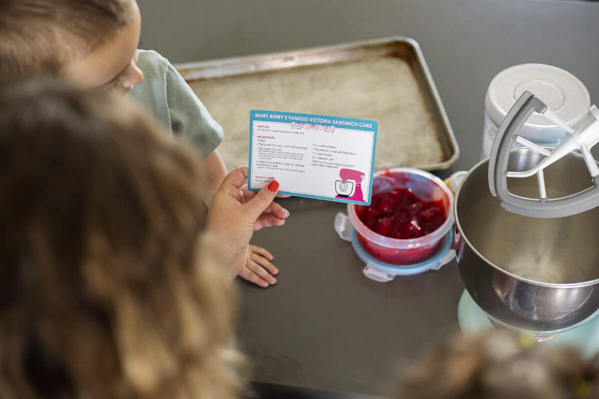 Do you have what it takes to complete a technical challenge straight out of a bake-off? | The Dating Divas