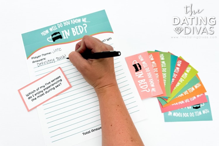 You will love playing this sexy trivia bedroom game! | The Dating Divas