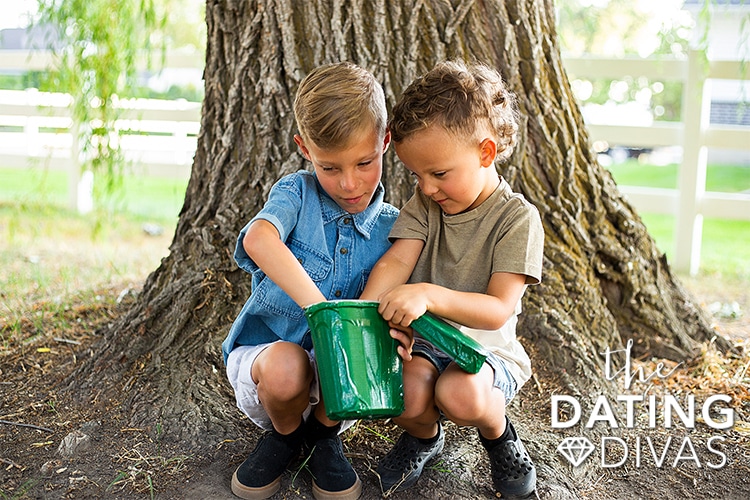 Looking for fun outdoor activities for your family? Try geocaching! | The Dating Divas