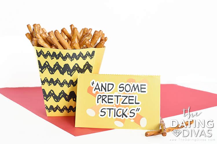These snack boxes are great for holding the "A Charlie Brown Thanksgiving" movie treats! | The Dating Divas