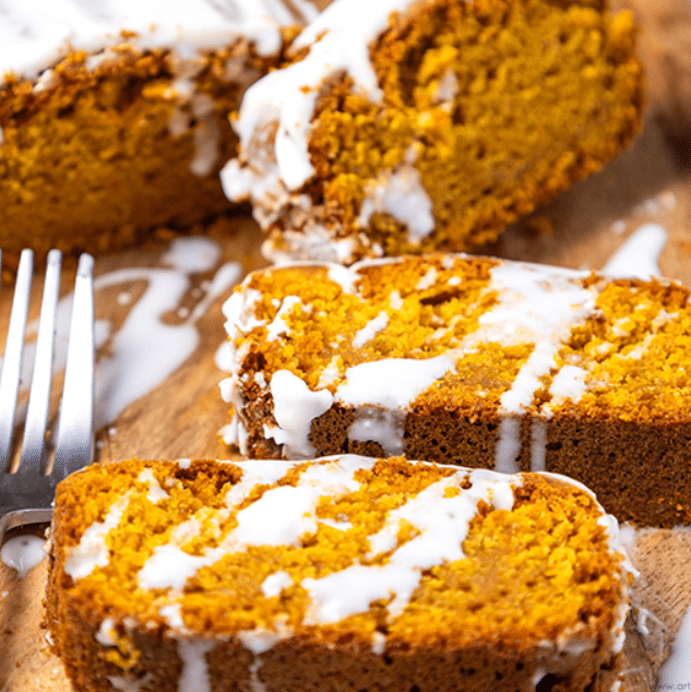 Pumpkin cakes make yummy Thanksgiving desserts for Turkey Day! | The Dating Divas